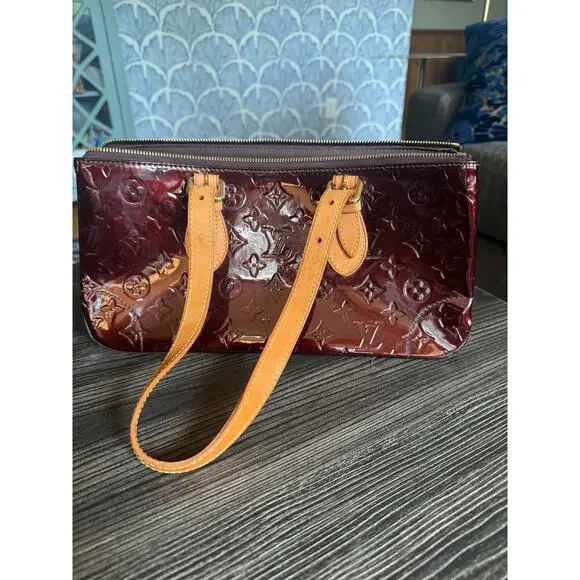 Louis Vuitton Monogram Vernis Rosewood Avenue Shoulder Bag - Picture 3 of 9